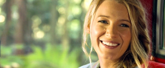 theshallows-blakelively-00091.jpg