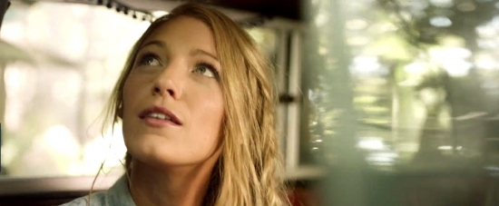 theshallows-blakelively-00208.jpg