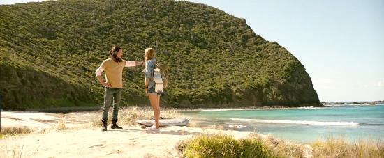 theshallows-blakelively-00380.jpg