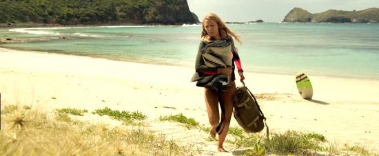 theshallows-blakelively-00460.jpg