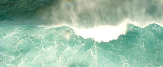 theshallows-blakelively-00564.jpg
