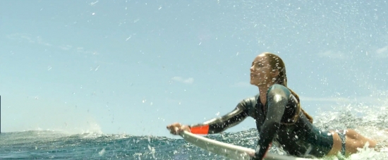 theshallows-blakelively-00574.jpg