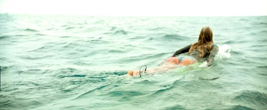 theshallows-blakelively-00586.jpg