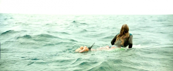 theshallows-blakelively-00587.jpg