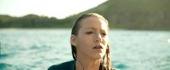 theshallows-blakelively-00672.jpg