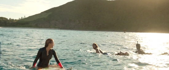 theshallows-blakelively-01097.jpg
