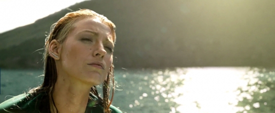 theshallows-blakelively-01133.jpg