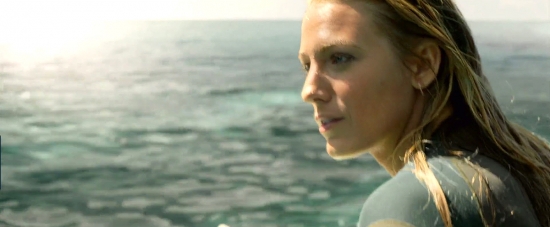 theshallows-blakelively-01148.jpg