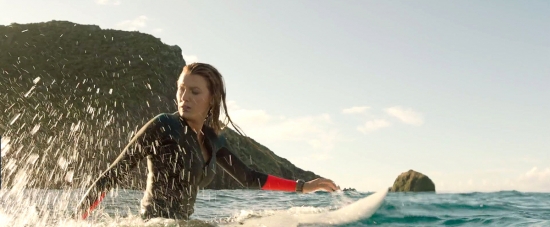 theshallows-blakelively-01180.jpg