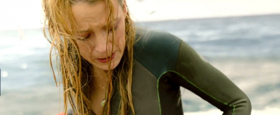 theshallows-blakelively-01445.jpg