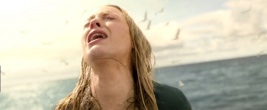 theshallows-blakelively-01449.jpg