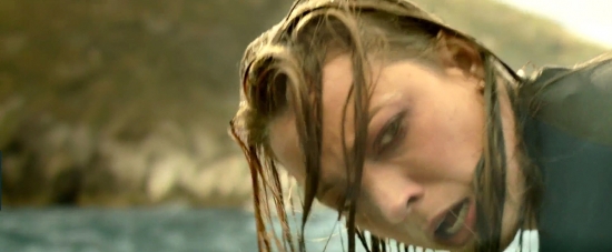 theshallows-blakelively-01591.jpg