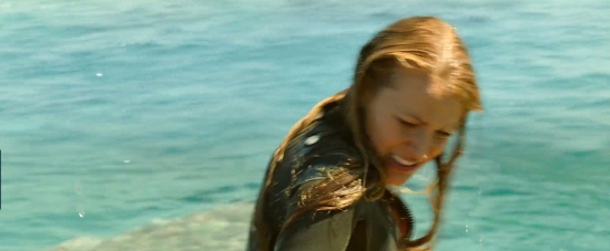 theshallows-blakelively-01644.jpg