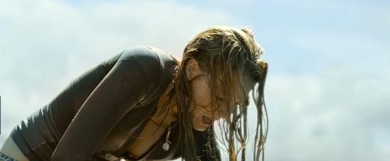 theshallows-blakelively-01681.jpg