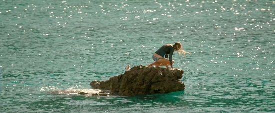 theshallows-blakelively-01712.jpg