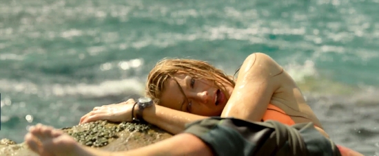 theshallows-blakelively-01974.jpg