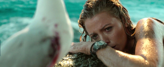 theshallows-blakelively-01992.jpg