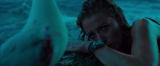 theshallows-blakelively-01999.jpg