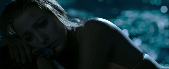 theshallows-blakelively-02025.jpg
