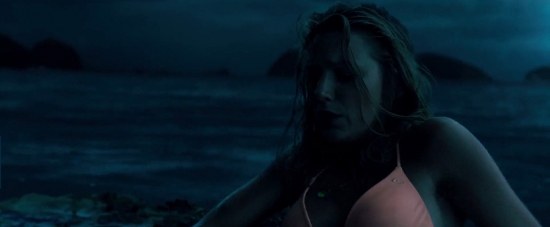 theshallows-blakelively-02062.jpg