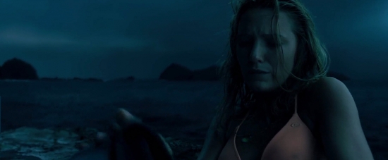 theshallows-blakelively-02066.jpg