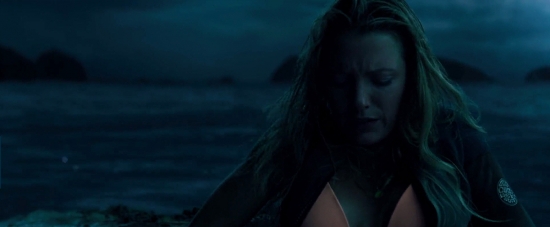 theshallows-blakelively-02138.jpg