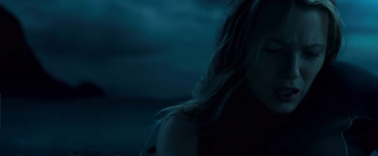 theshallows-blakelively-02163.jpg