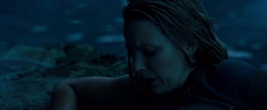 theshallows-blakelively-02184.jpg