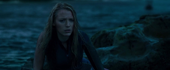 theshallows-blakelively-02353.jpg