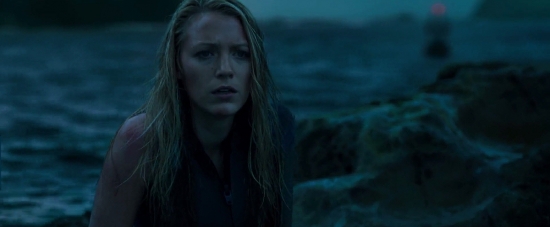 theshallows-blakelively-02355.jpg