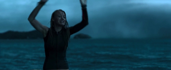 theshallows-blakelively-02677.jpg