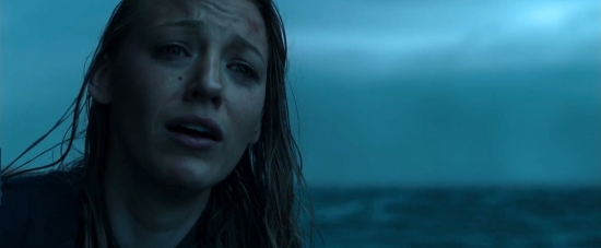 theshallows-blakelively-02704.jpg