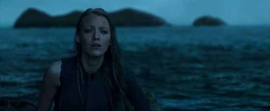 theshallows-blakelively-02730.jpg