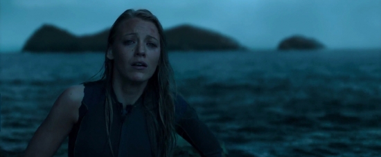 theshallows-blakelively-02735.jpg