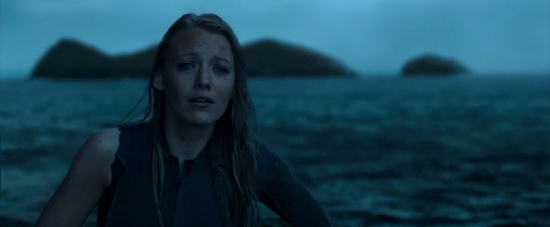 theshallows-blakelively-02737.jpg