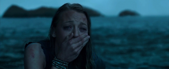 theshallows-blakelively-02744.jpg