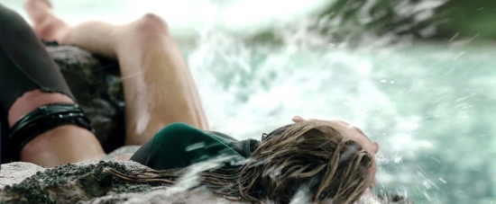 theshallows-blakelively-02813.jpg