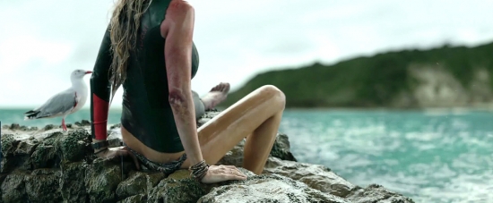 theshallows-blakelively-02854.jpg