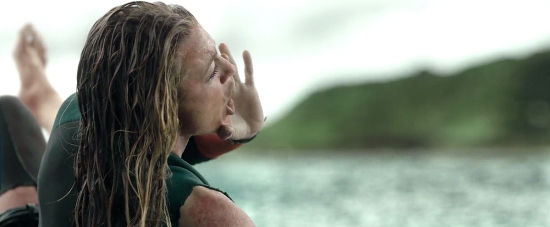 theshallows-blakelively-02858.jpg