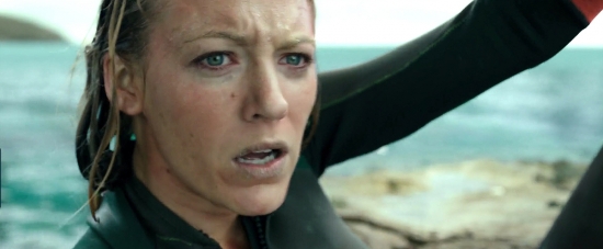 theshallows-blakelively-02861.jpg
