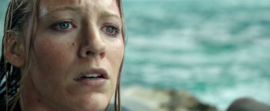 theshallows-blakelively-02885.jpg