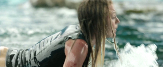 theshallows-blakelively-02921.jpg