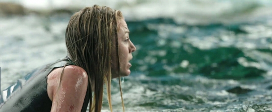 theshallows-blakelively-02923.jpg