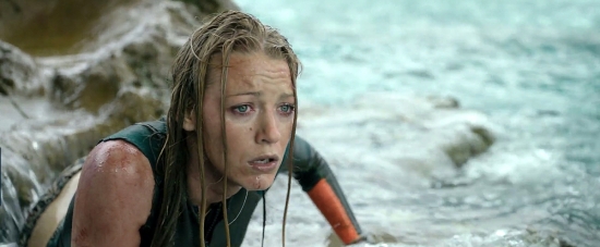 theshallows-blakelively-02943.jpg