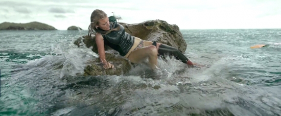 theshallows-blakelively-02950.jpg
