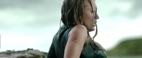 theshallows-blakelively-02955.jpg