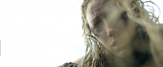 theshallows-blakelively-02992.jpg