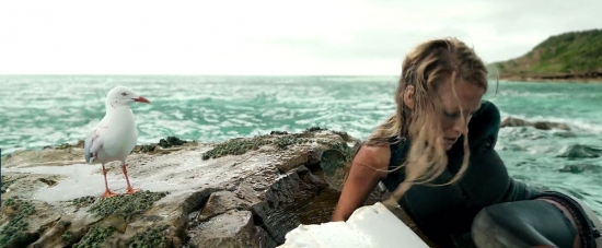 theshallows-blakelively-03107.jpg