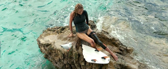 theshallows-blakelively-03114.jpg