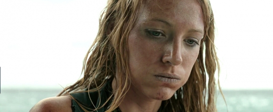 theshallows-blakelively-03152.jpg
